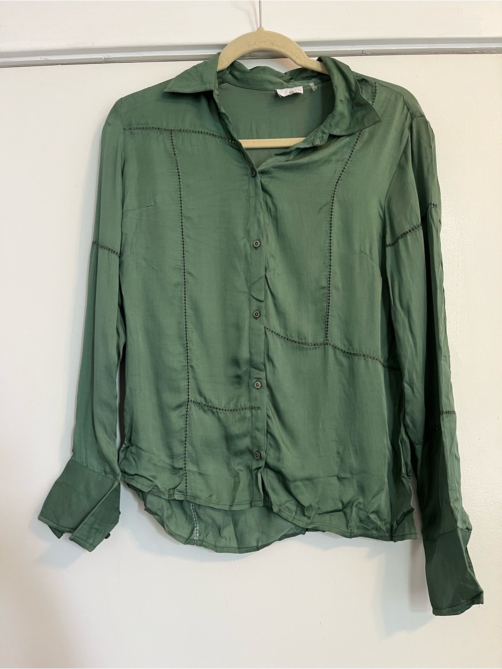 ecru Olive Green Button-Down Shirt satin women’s size small
